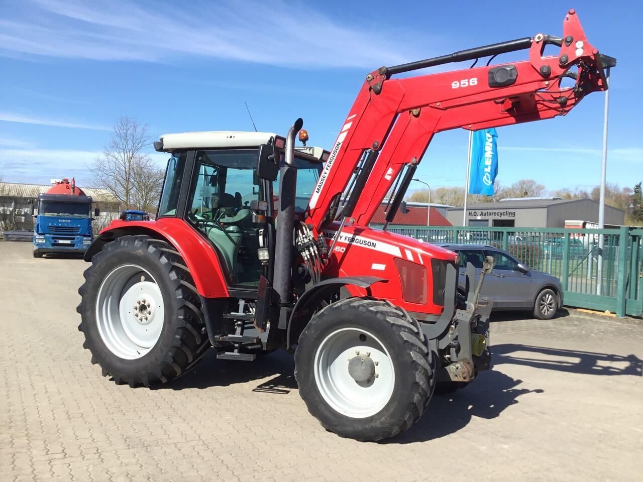 Tractor Massey Ferguson MF5610