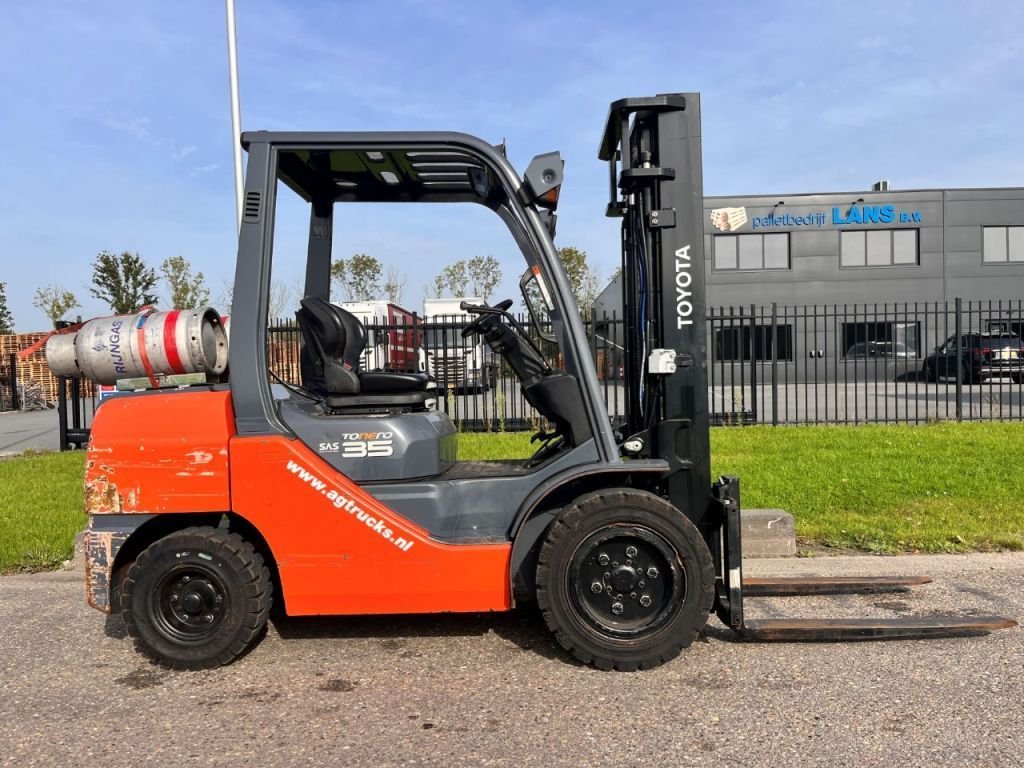 Treibgasstapler Toyota 02-8FGJF35