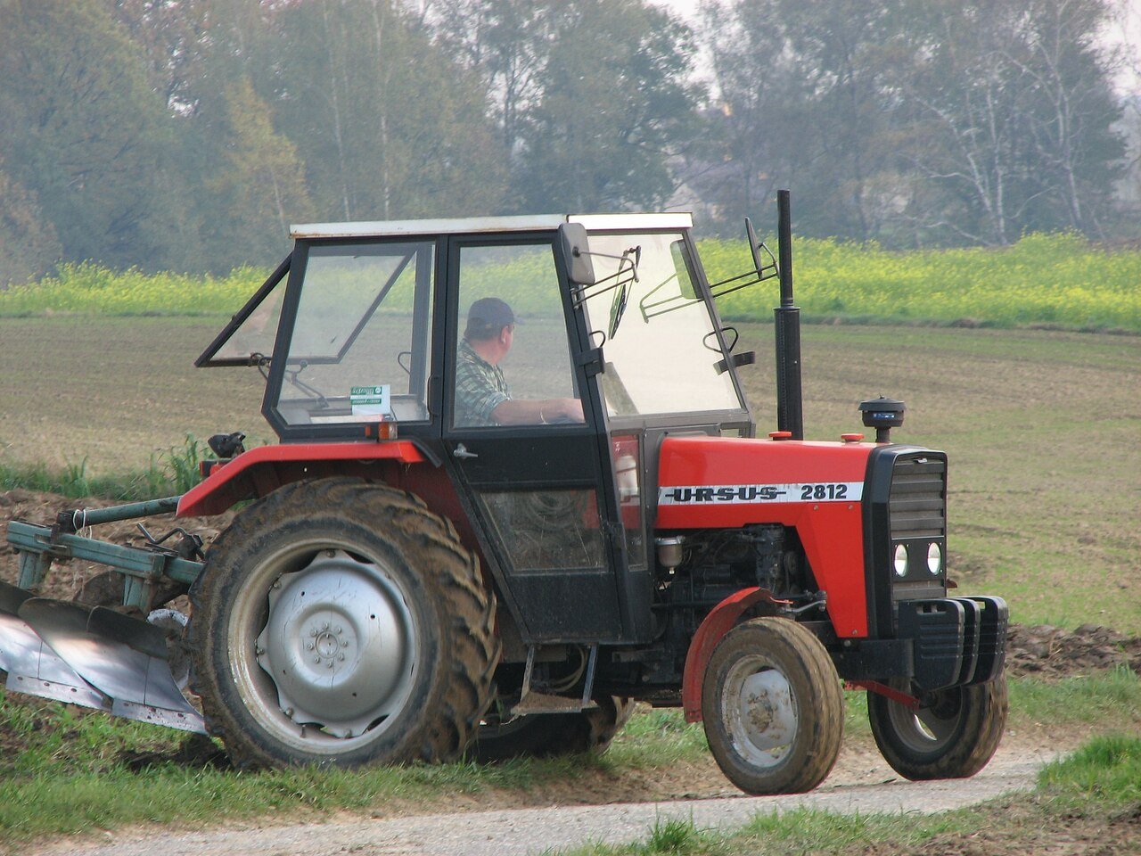 Tractor Ursus 2812 MF-235