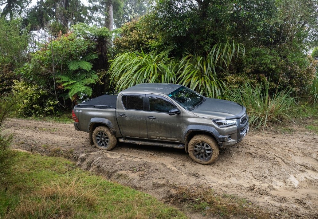 Van Toyota SR5 DOUBLE CAB 4WD