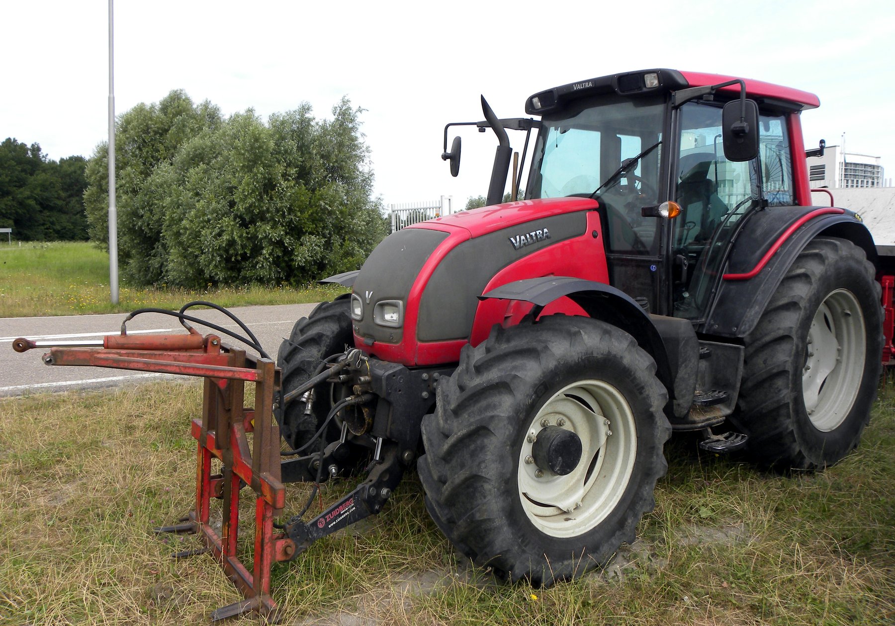Tractor Valtra N 121
