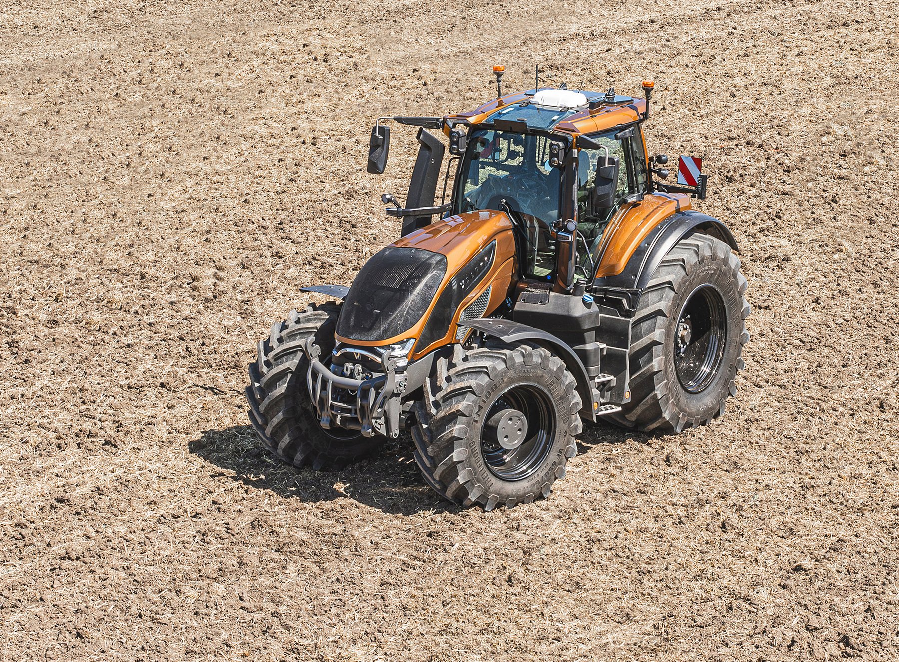 Traktor Valtra A114