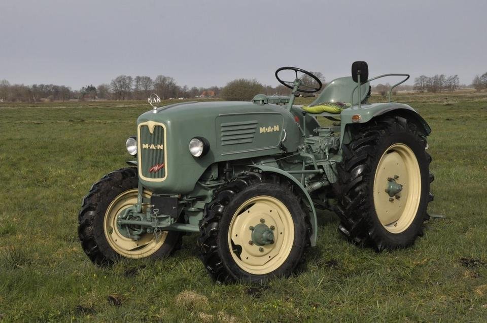 Traktor MAN 4L1