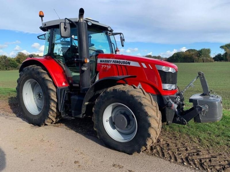 Massey Ferguson 7718