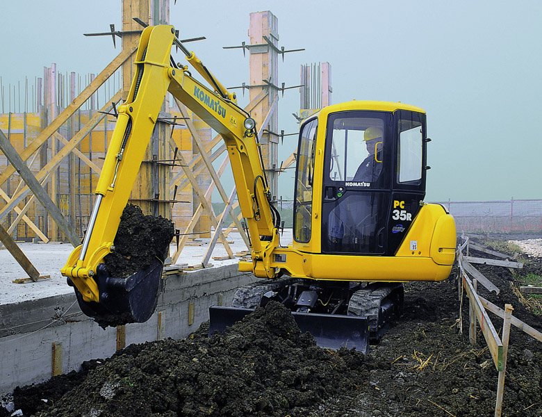 Komatsu PC35R-8