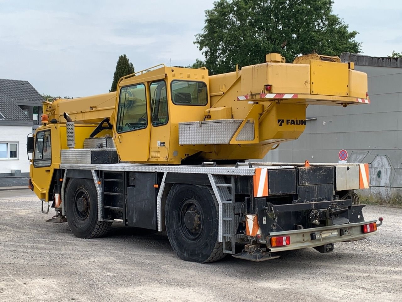 Mobile & rough terrain cranes Tadano ATF30-2L