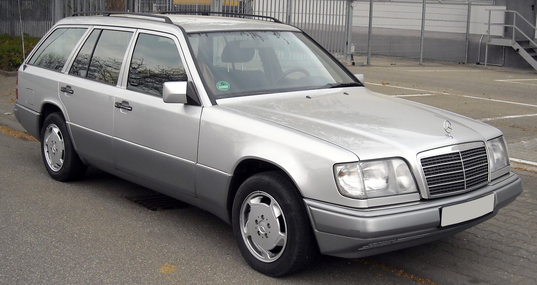 Van Mercedes Benz 124T