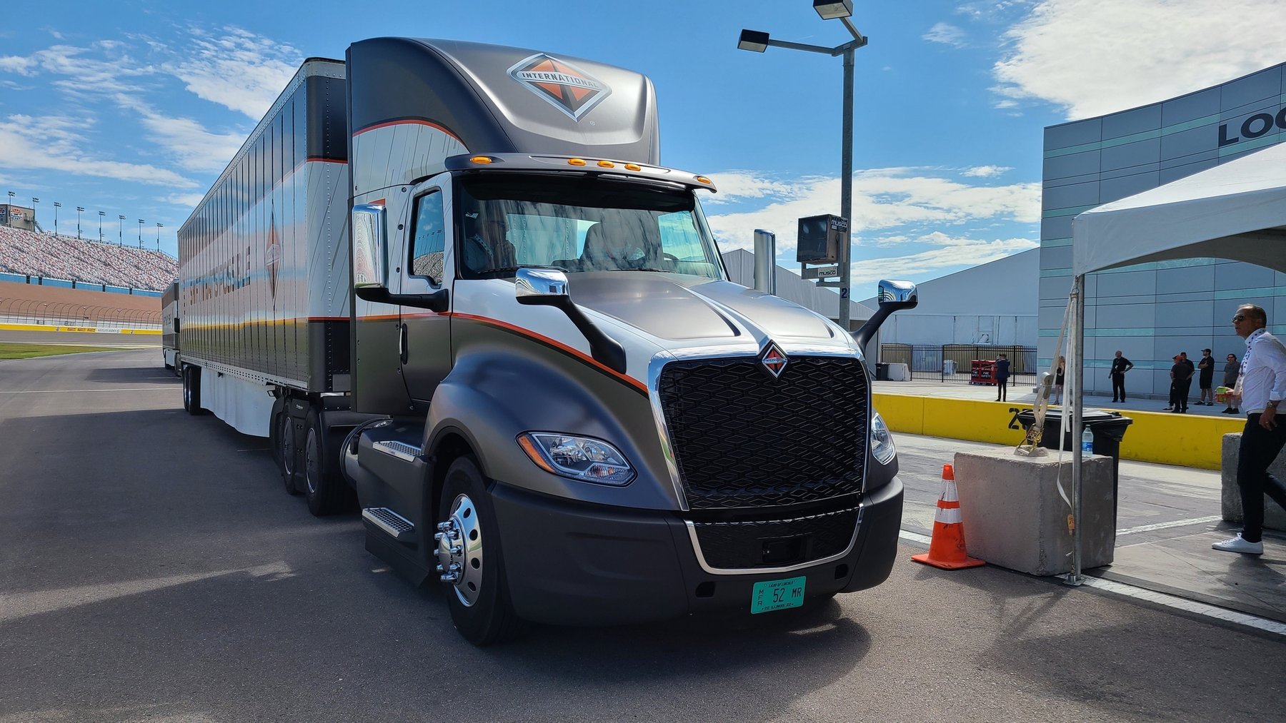 Samochód ciężarowy Navistar G-2155