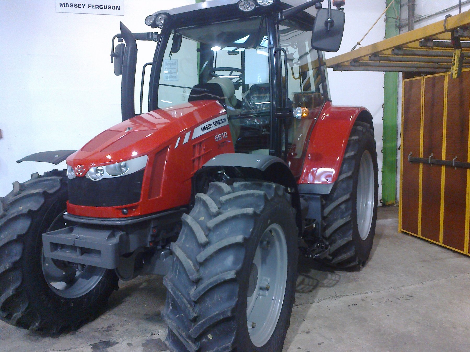 Tractor Massey Ferguson 5610 4WD