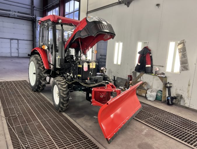Traktor Kinta 404