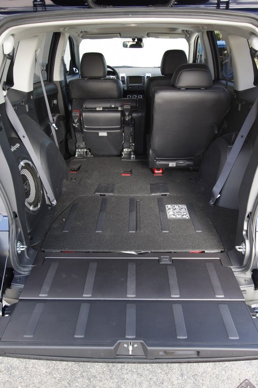 Van Mitsubishi OUTLANDER 2.2 DID 2WD PANELVAN