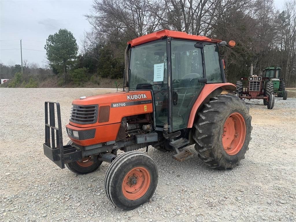 Kubota M5700 Narrow