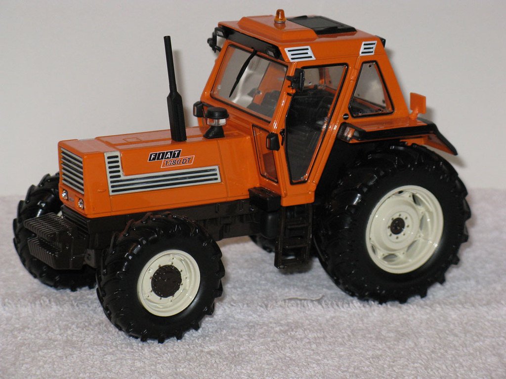 Traktor Fiat 1380