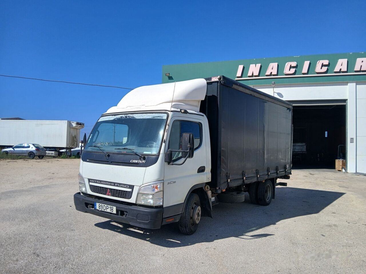 Van Mitsubishi CANTER ISO 3