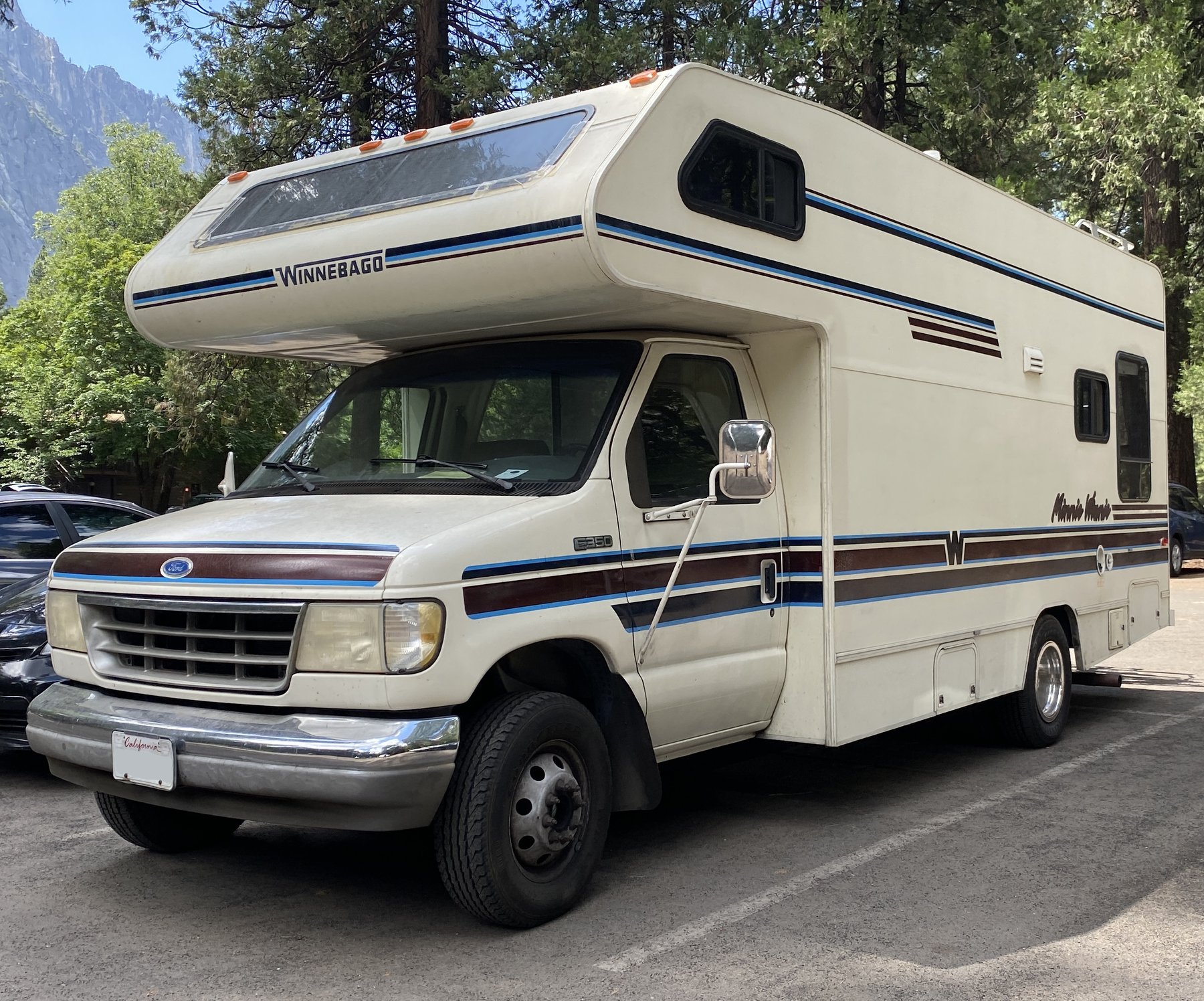 Truck Ford WINNEBAGO WF 527 RO