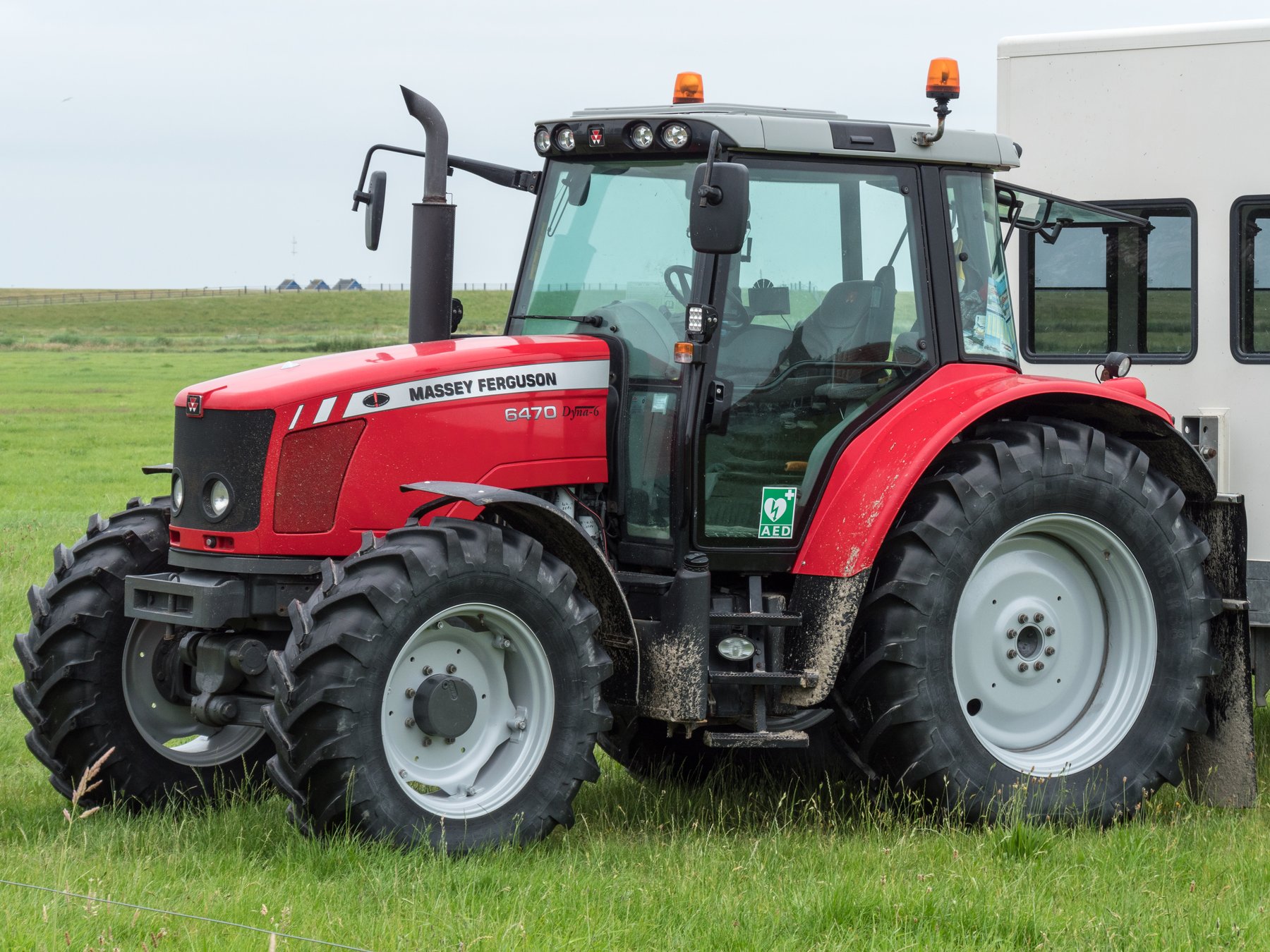 Tractor Massey Ferguson 6470 Dyna-6 Rooster