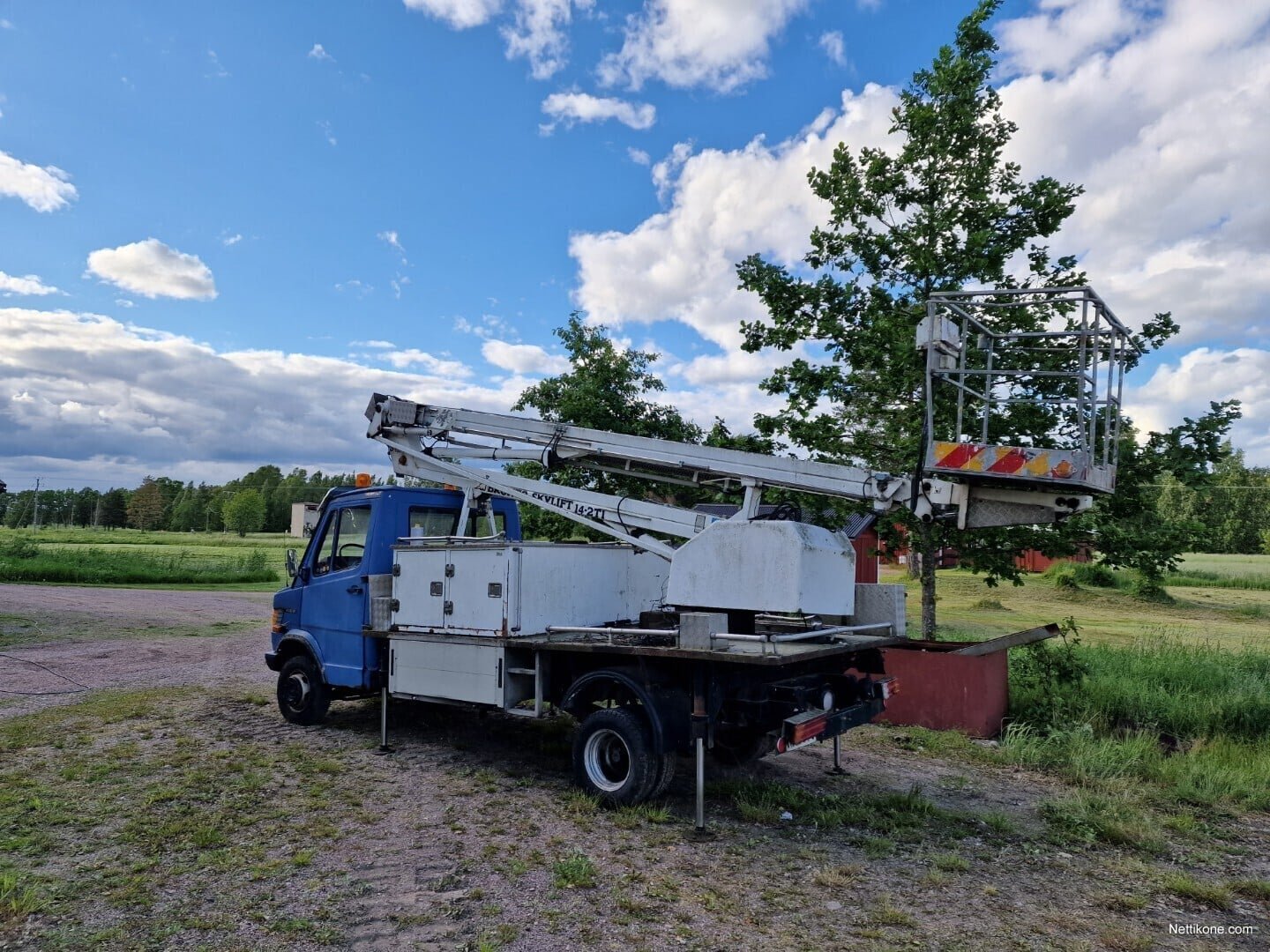 Car trailers up to 3.5 t Bronto Skylift 14 2T-1