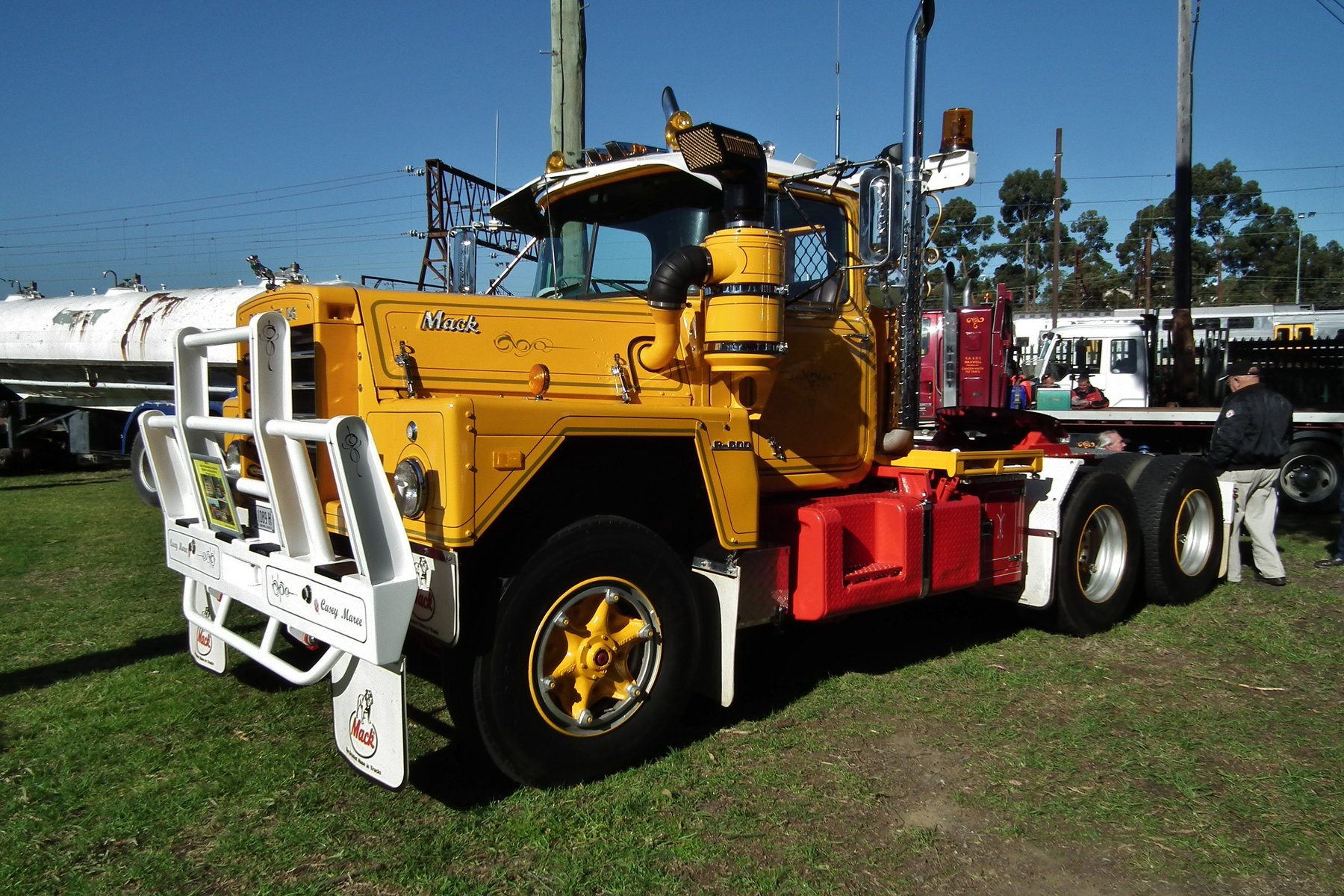 Mack R607T