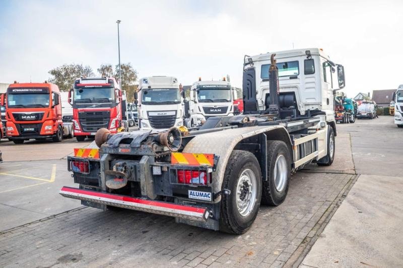 Truck MAN 26.330 6X4H-4 BL