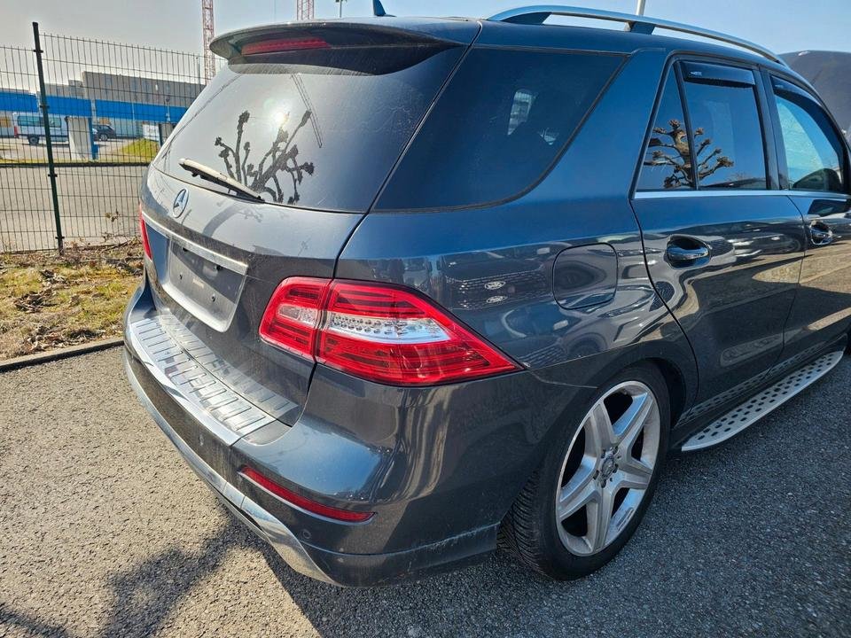 Van Mercedes Benz ML 320 BLUETEC 4-MATIC