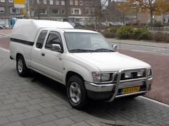 Toyota HILUX 2.4D XTRACAB
