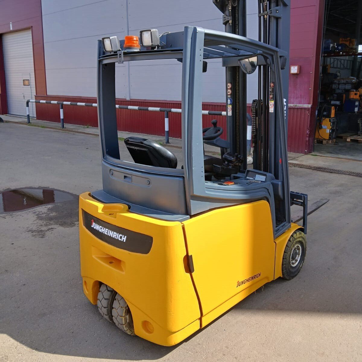 Electric forklifts Jungheinrich EFG216