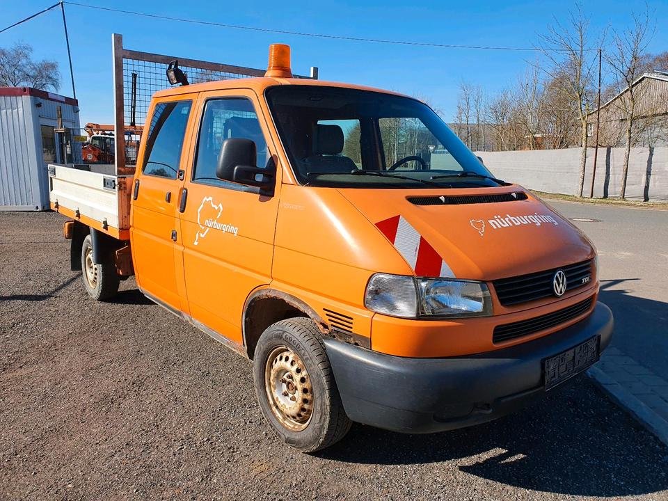 Van Volkswagen SYNCRO-2.5TDI-70X1D-DOPPELKABINE-4X4