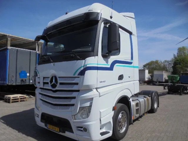 Truck Mercedes Benz 1842 L