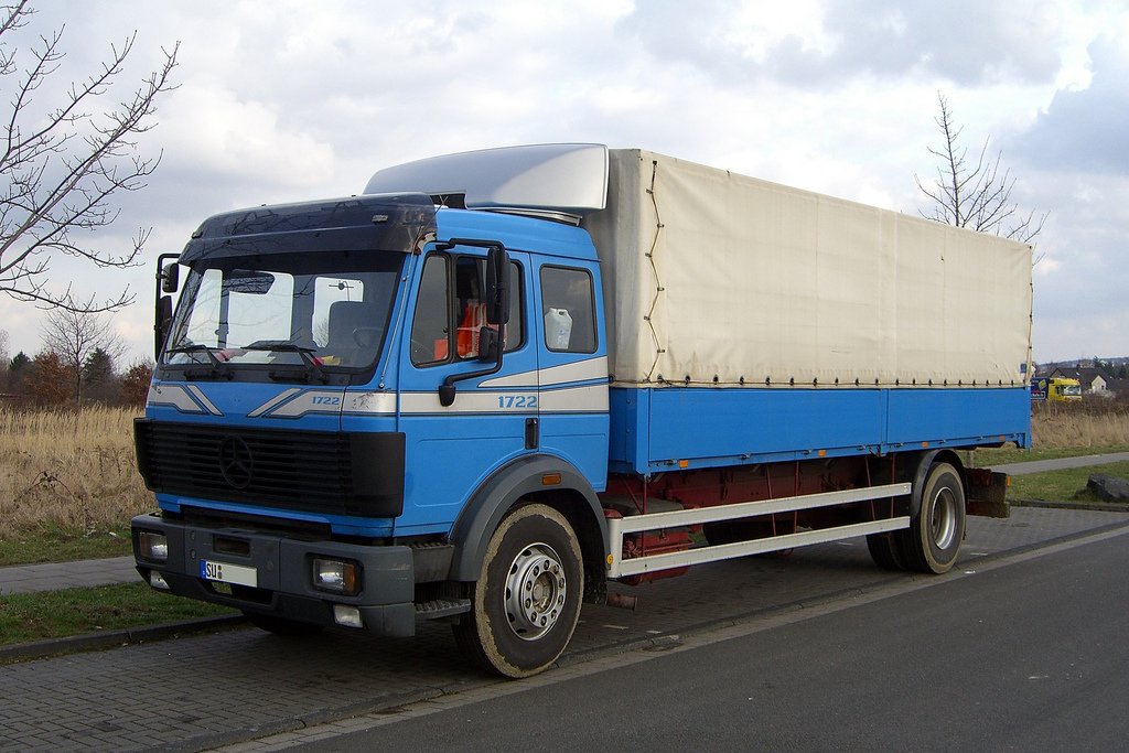Lastwagen Mercedes Benz 1722