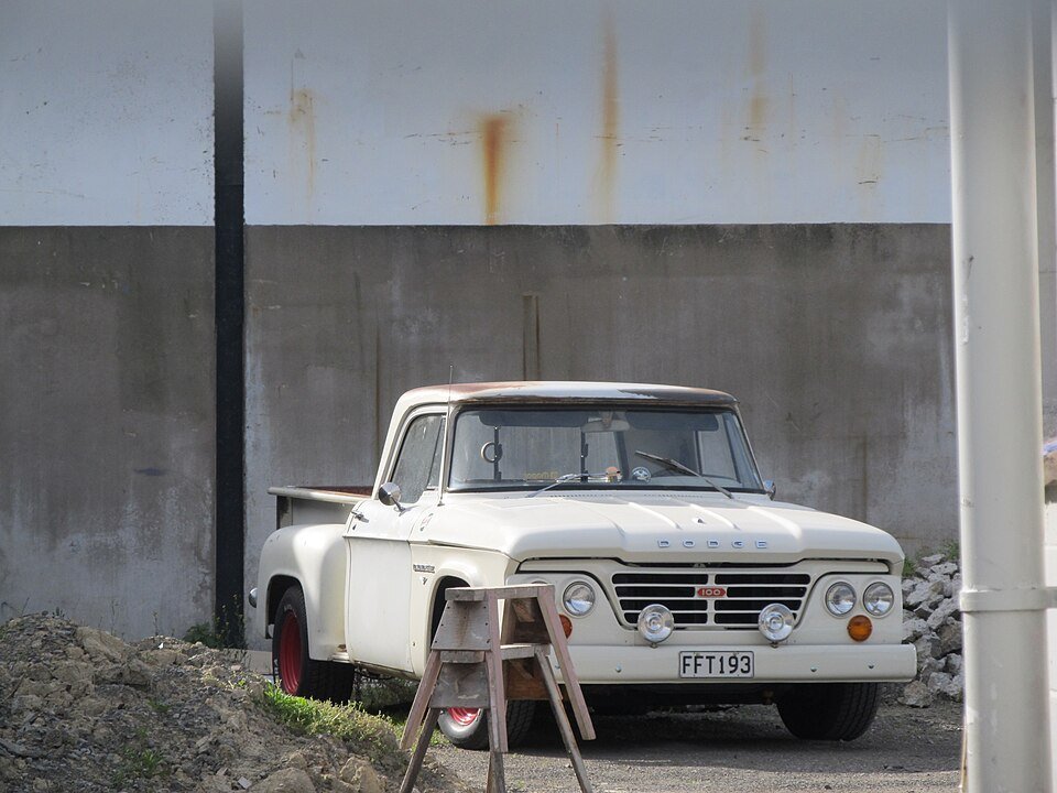 Samochód dostawczy Dodge D-100