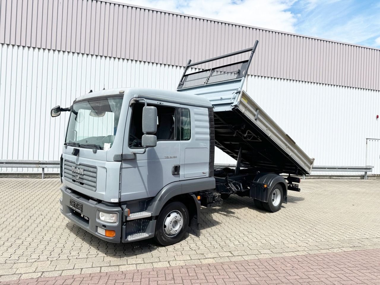 Truck MAN LE 18.280 4X2 BB /510