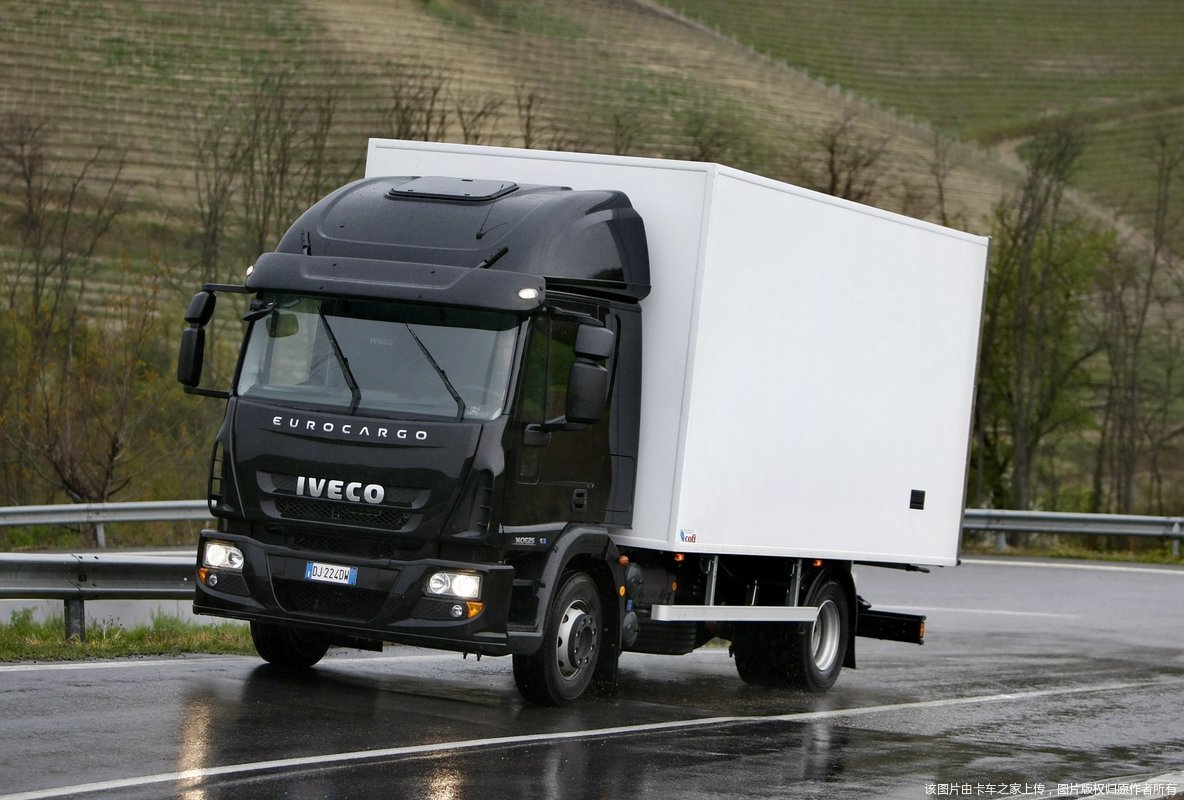 Lastwagen Iveco EUROCARGO 240E25