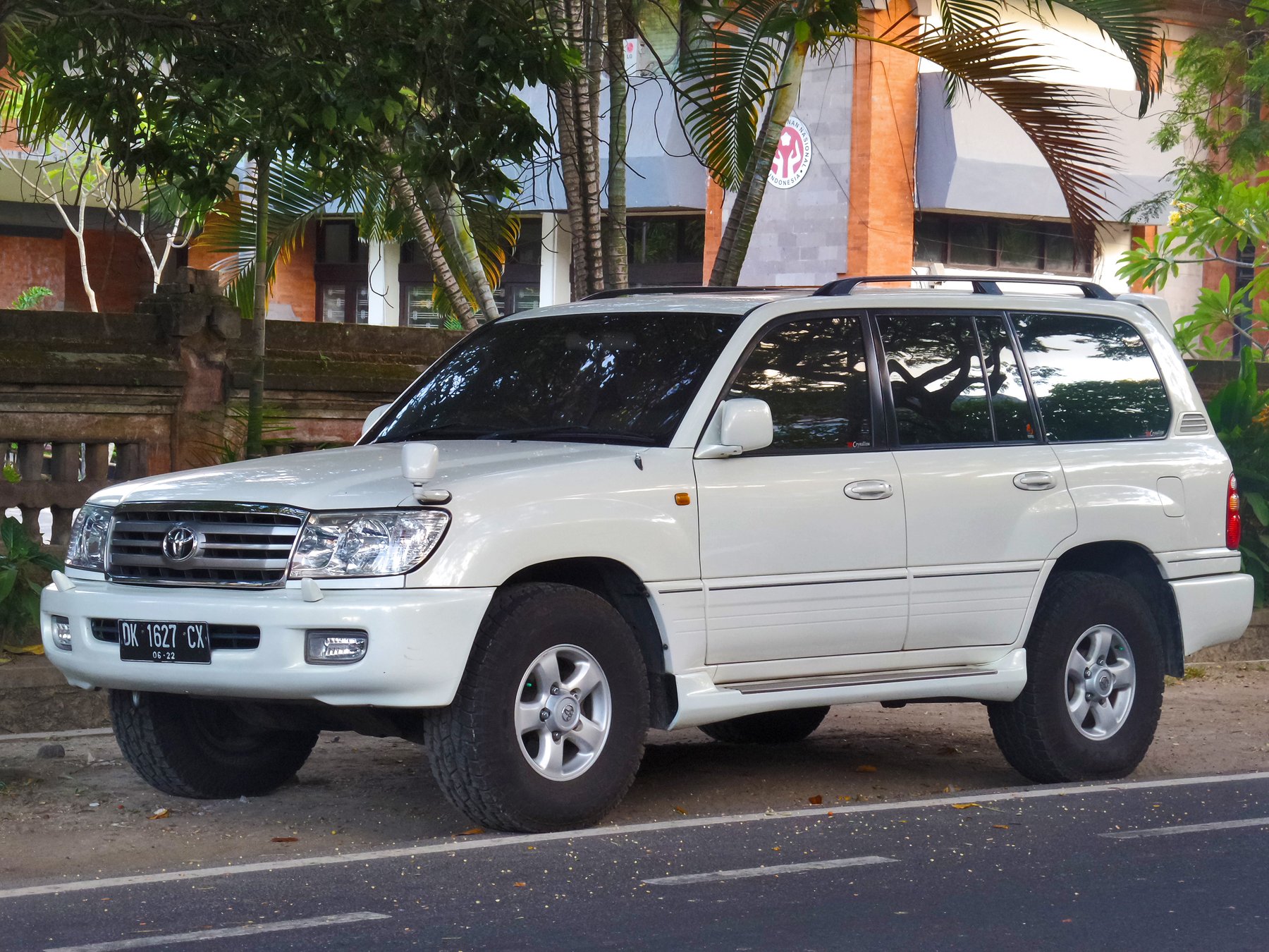 Van Toyota J8 LANDCRUISER VX