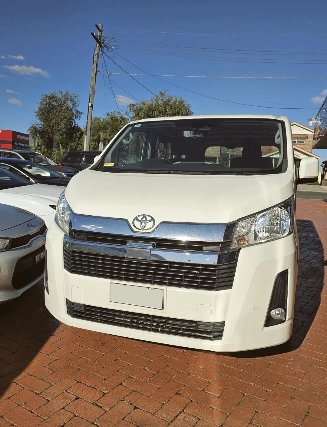 Van Toyota HIACE 2.5 D4-D 100 LANG