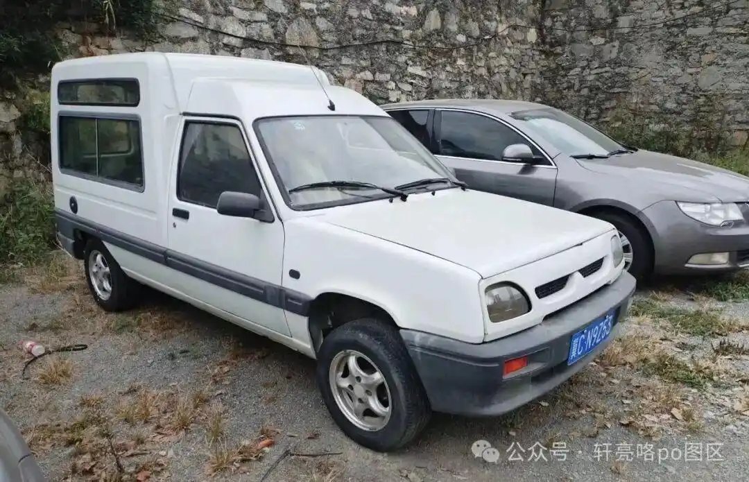 Van Renault FOURGON R 2086