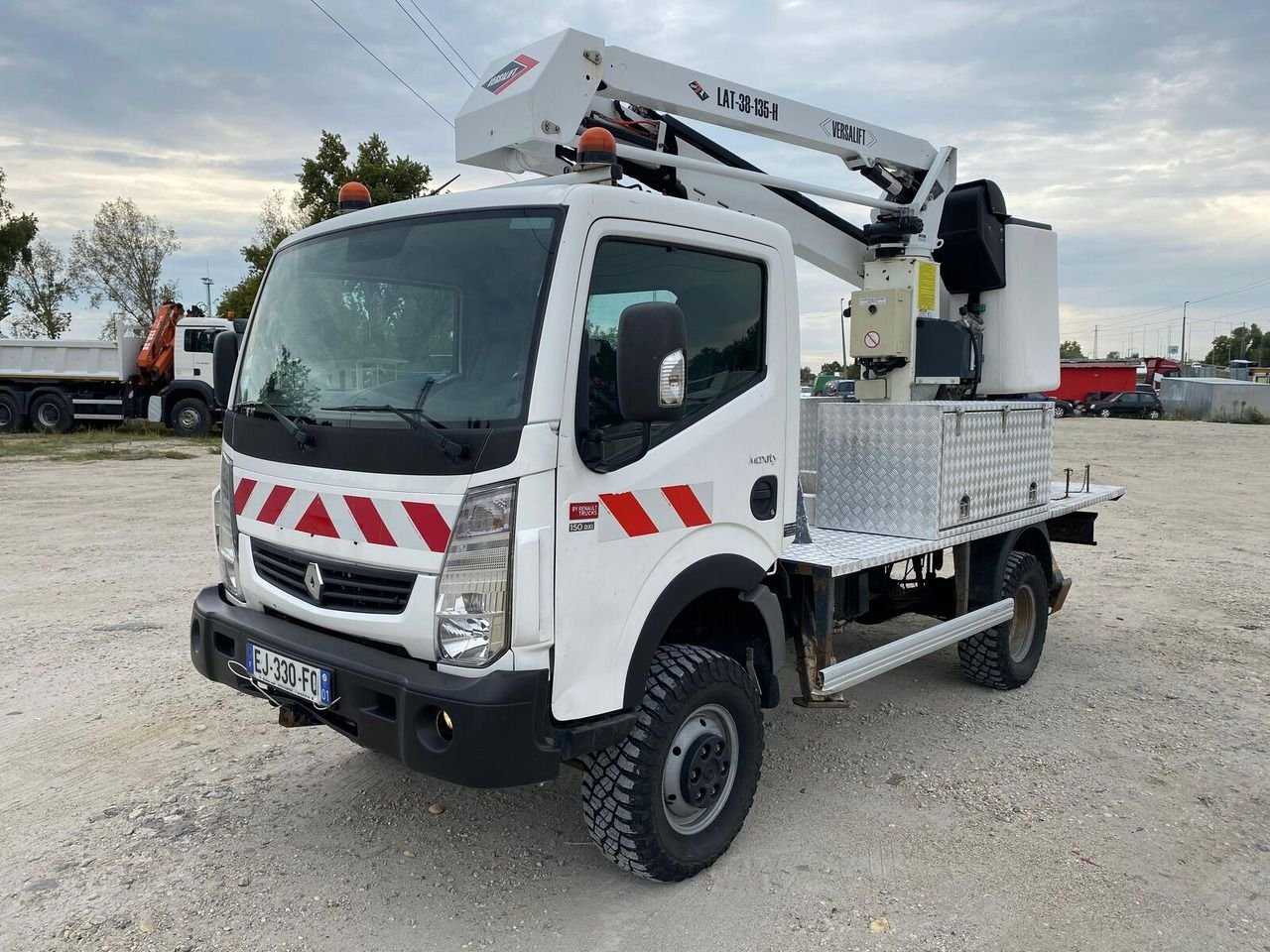 Samochód ciężarowy Renault MAXITY 150-4.5T