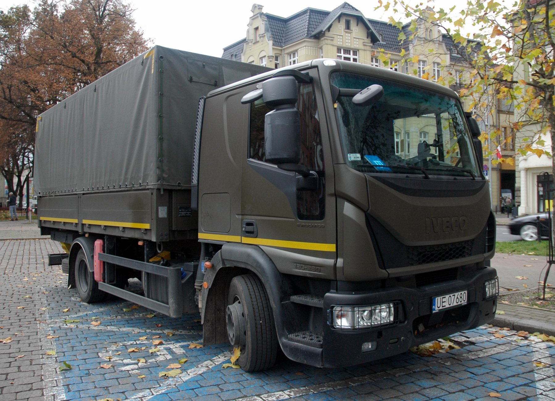 Truck Iveco EUROCARGO 120