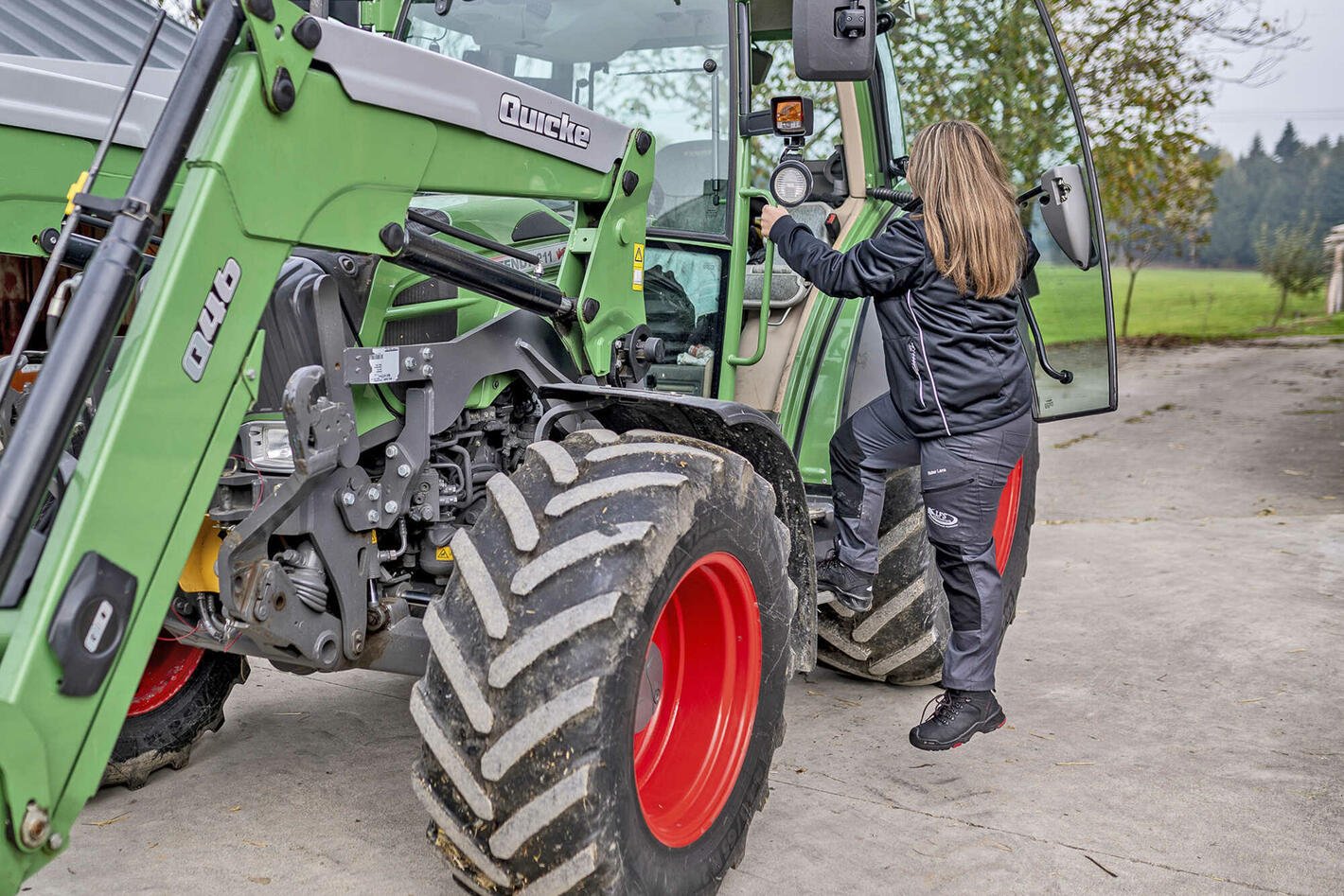Tractor Lg LT330HST