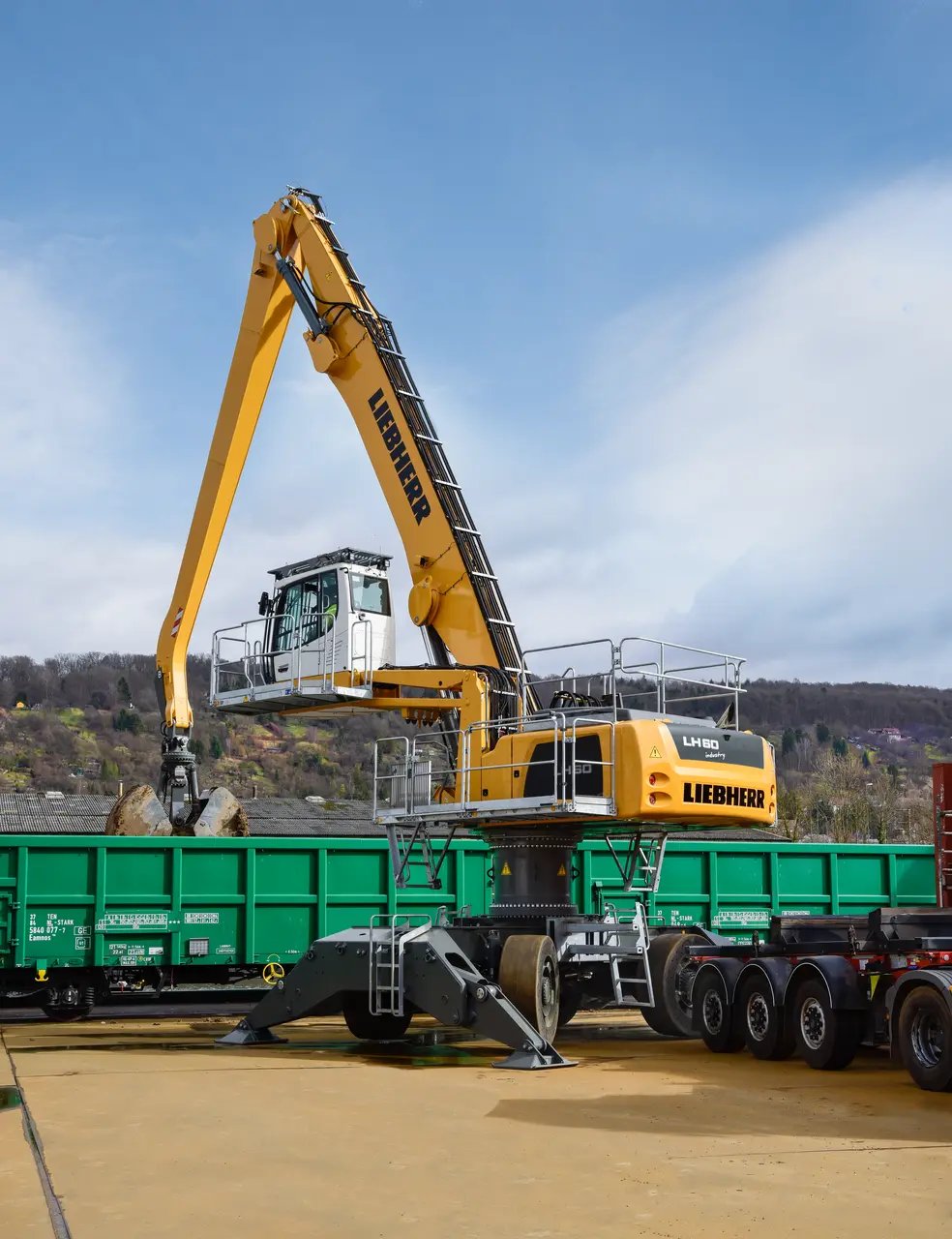 Material handlers Liebherr LH60M HIGH RISE INDUSTRY LITRONIC