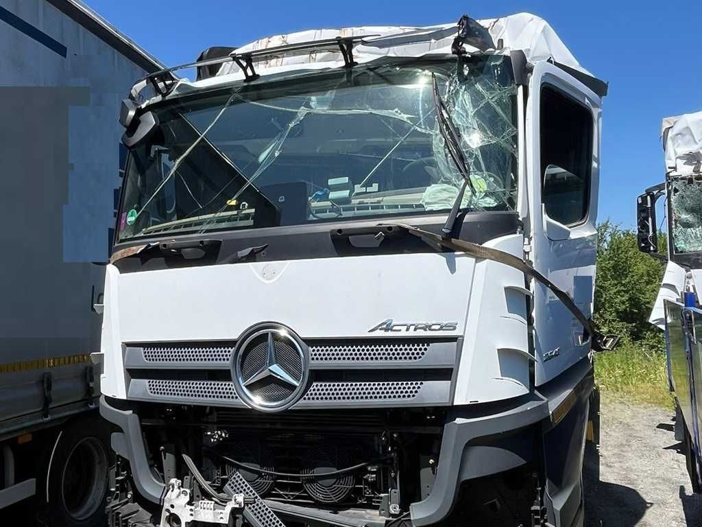 Truck Mercedes Benz Actros 2558 LS 6X2