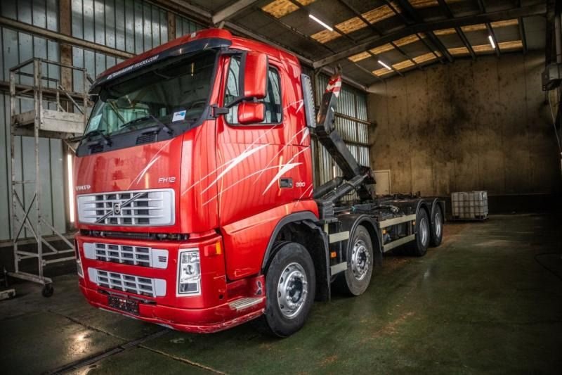 Truck Volvo FH12-FH42TBL/380