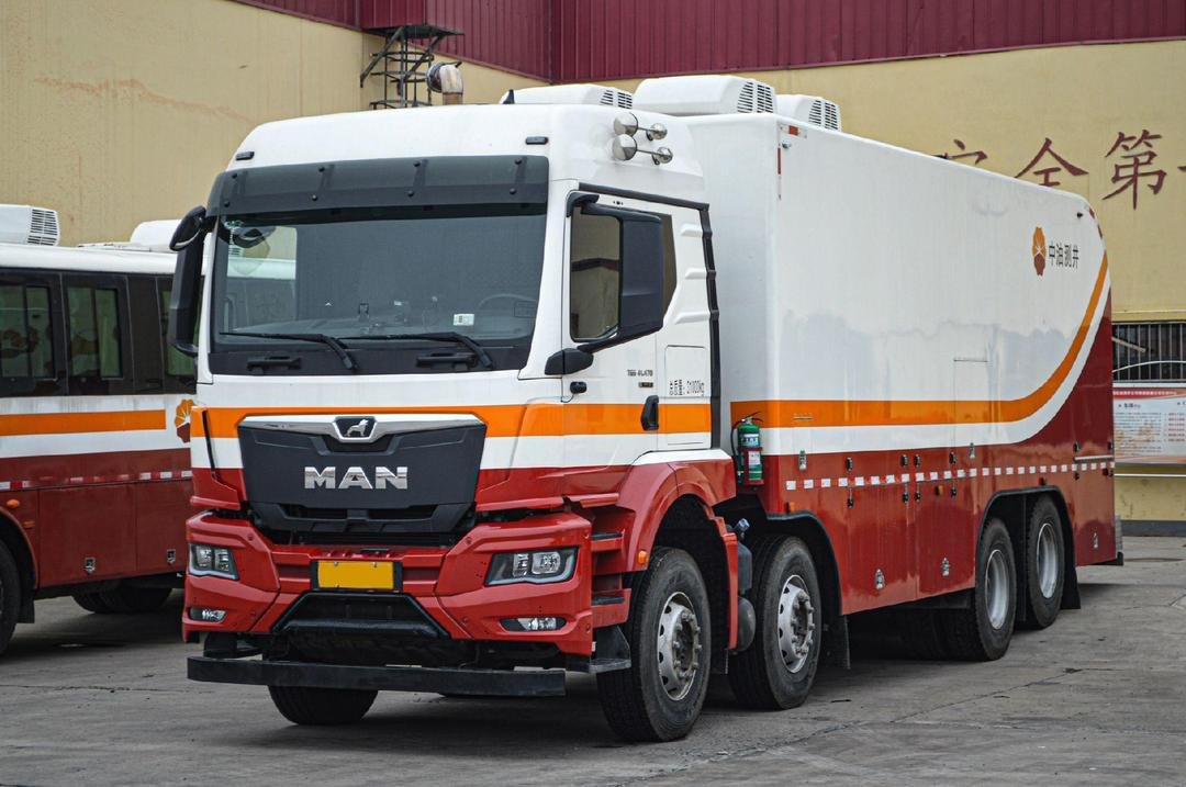 Lastwagen MAN H40