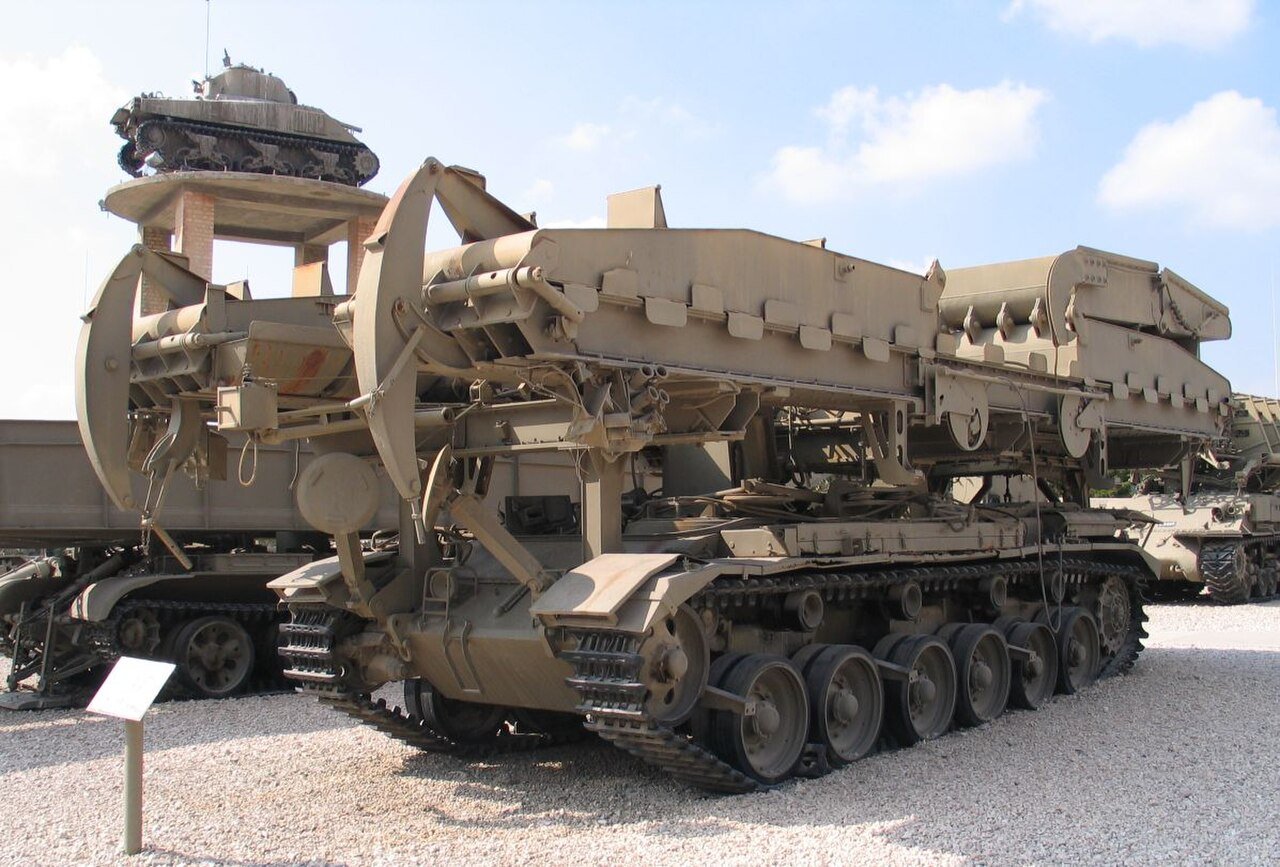 Engineer & recovery vehicles UK military FV4018 Centurion ARV