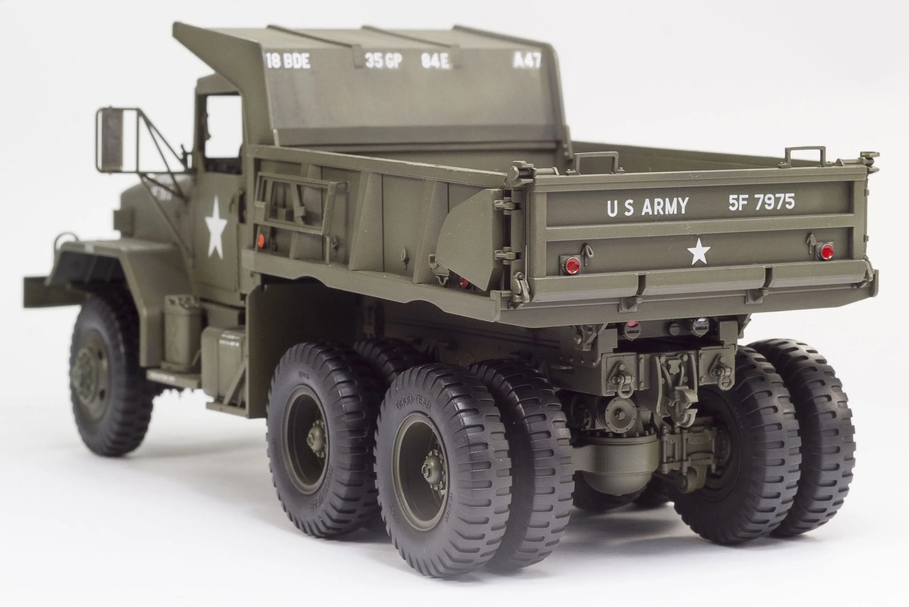 Lastwagen Reo M51A2