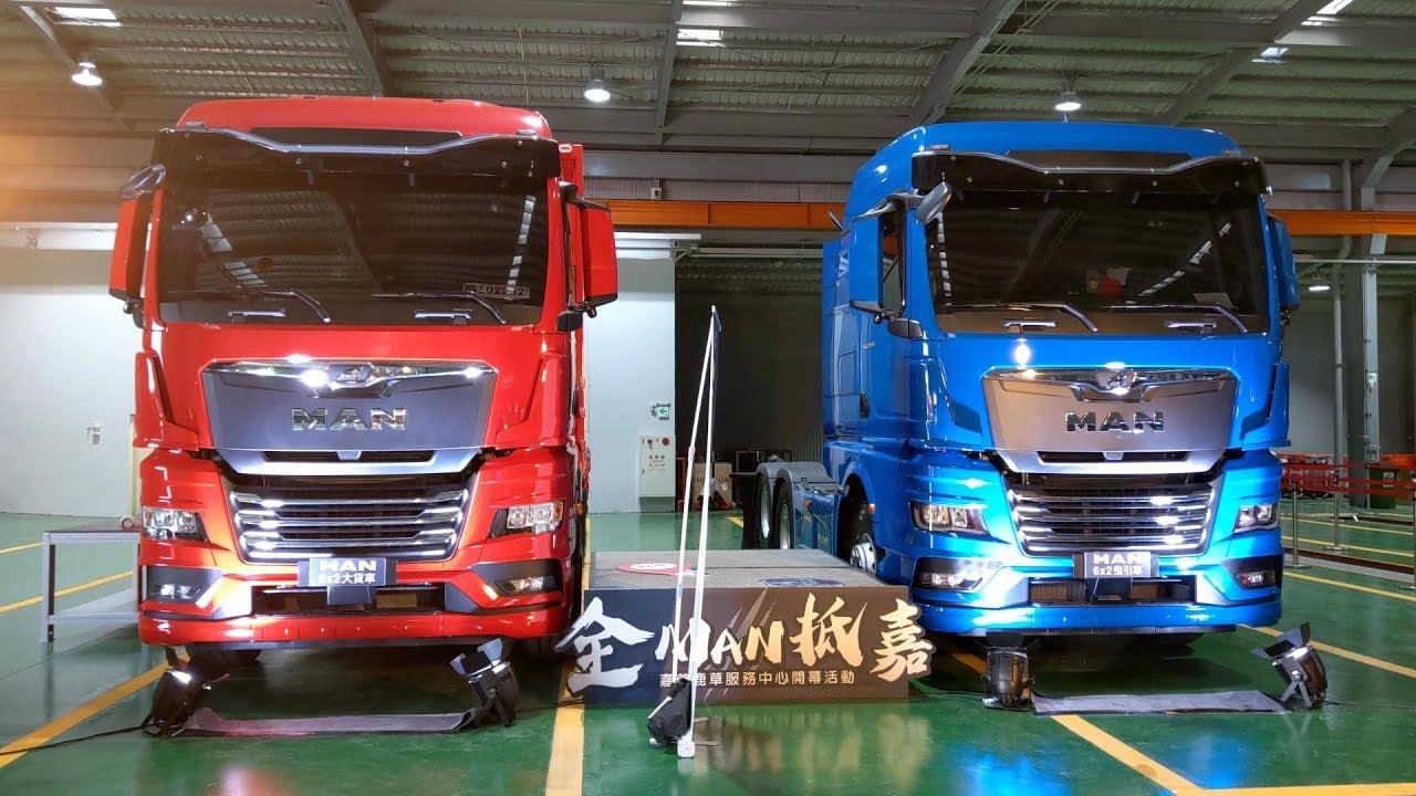 Truck MAN TGX 28.470 6X2-2 BLS