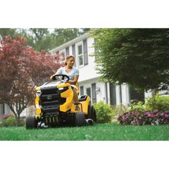 Cub Cadet XT1-LT 42 (13A6A9TS010) - Cub Cadet Lawn Tractor (2024)