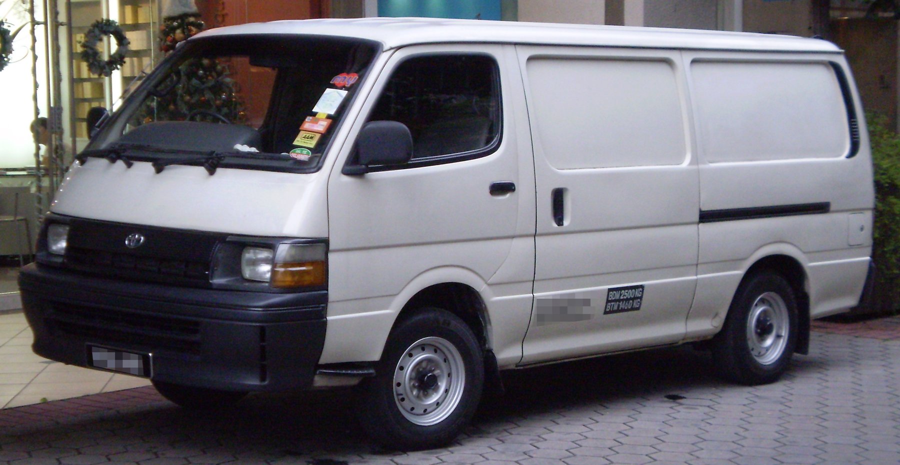 Van Toyota HIACE 2.4D DUBBELE CABINE