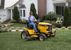 Cub Cadet LTX 1040 (13RX90AS056) - Cub Cadet Lawn Tractor (2010)