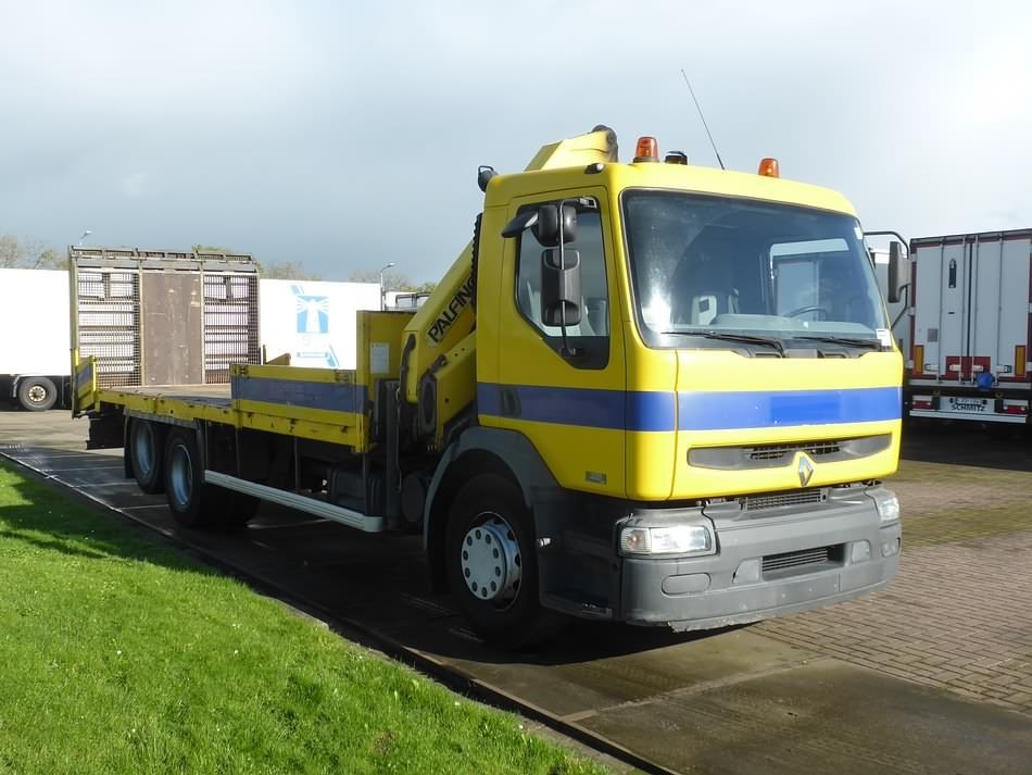 Lastwagen Renault 320-22CVA1-A-6X2/382+138
