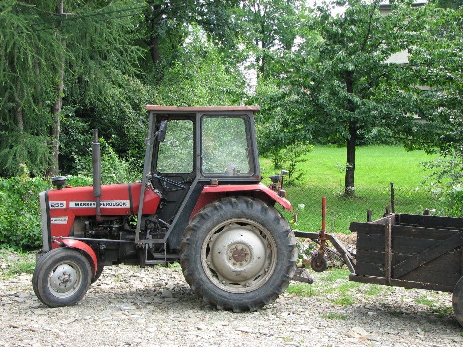 Tractor Massey Ferguson 255 (Ursus)